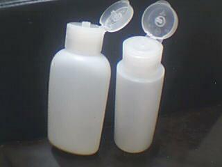 深圳市宏潤(rùn)塑料制品廠 專業(yè)生產(chǎn)PE膠瓶及塑料制品